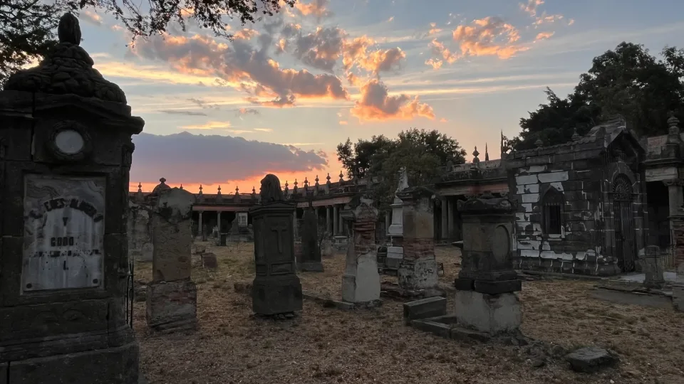 Tour de Leyendas y Misterios en el Panteón de Belén (Guadalajara)